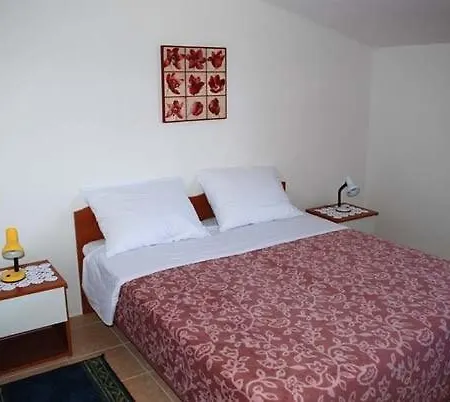 In With Seaview, Terrace, Air Condition, Wifi דירה Pašman